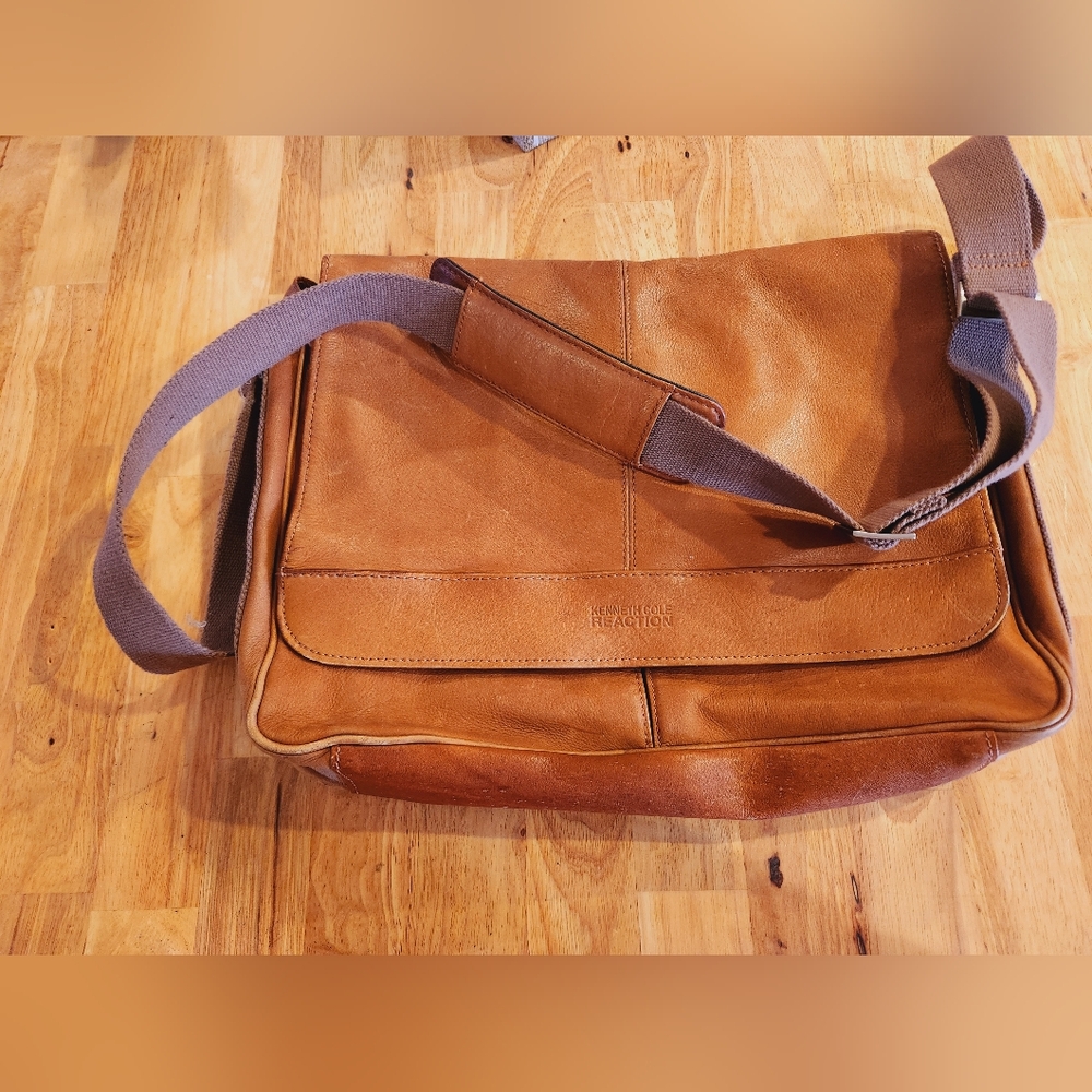 Kenneth Cole Reaction Laptop Bag.